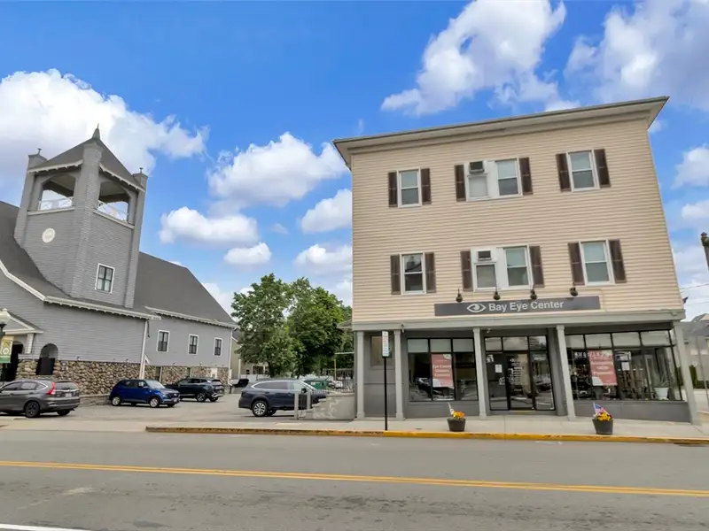Versatile Retail Space for Lease in Downtown with High Visibility and Multiple Rooms