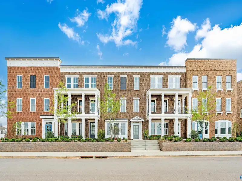 Live/work Townhome with Flex Space, Gourmet Kitchen, and 2-car Garage in Prime Location