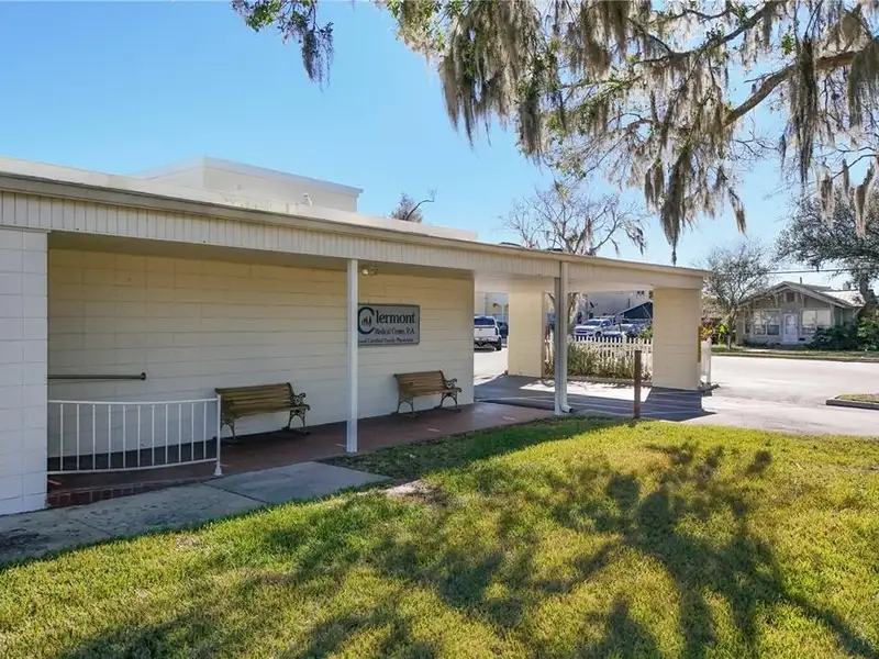 Medical Office Building for Sale in Prime Clermont Location with Ample Parking