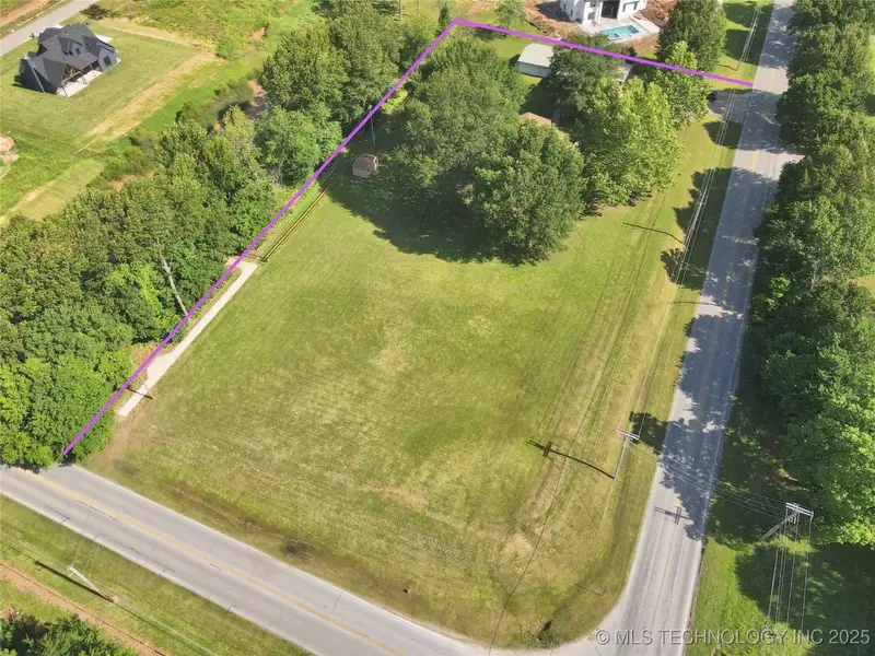 Live-work Property: 2000 Sq. Ft. Office Building with House on 1.25 Acres