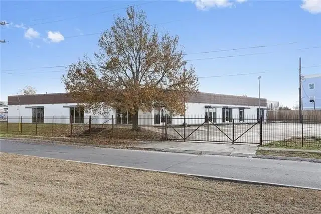 Renovated Commercial Space for Lease with Central Air and Onsite Parking