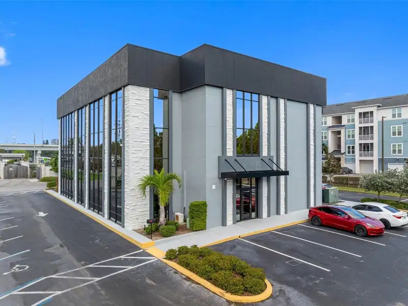 Premium Corporate Office Space with Helipad on U.s. 19 N, Clearwater