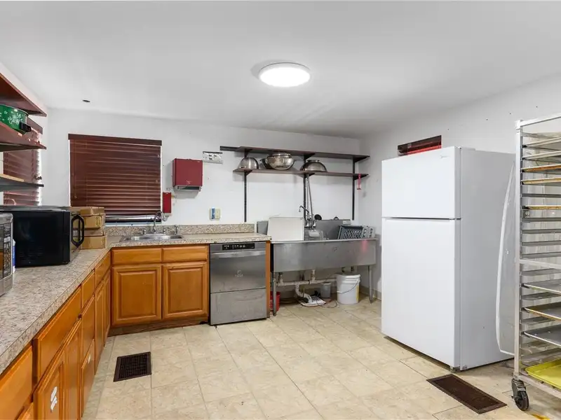 Distinctive Commercial Property in Historic Uptown Mount Dora with Flexible Layout