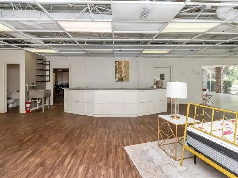 Prime Commercial Space with Dual Storefronts in Midtown, Mobile