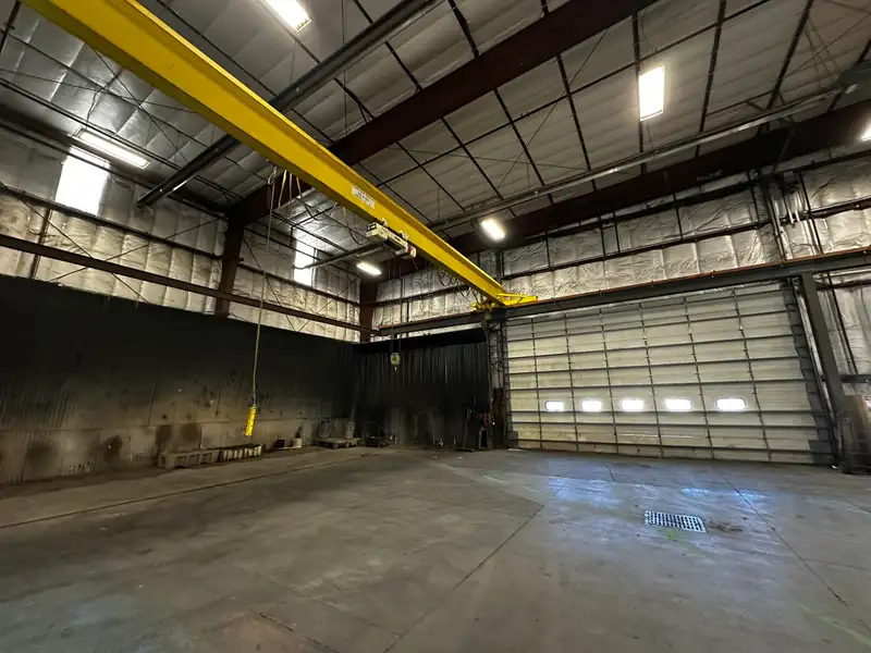 Industrial Complex with Three Buildings on 3.5 Acres Near I-70b