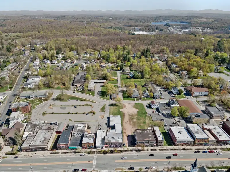 Upscale Office Spaces for Lease in Monticello's Prime Commercial Corridor