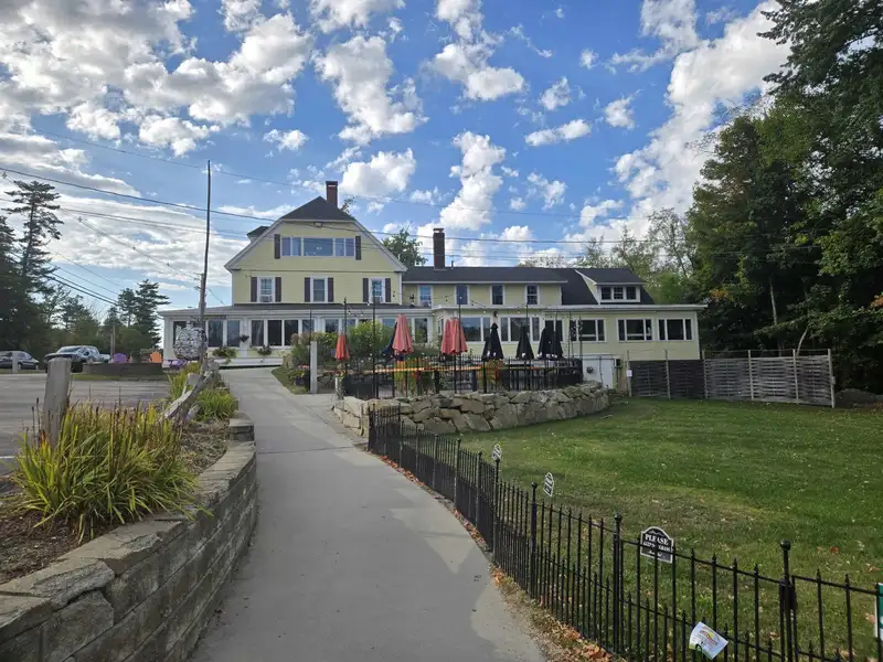 Multi-use Property with Restaurant, Brewery, and Guest Rooms Near Mt. Washington