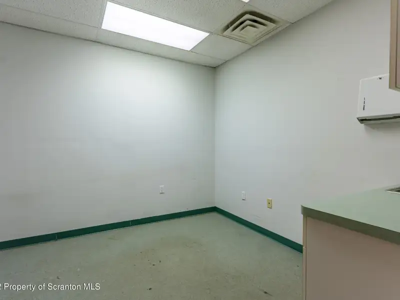 Commercial Lease Opportunity in High Traffic Location, Clarks Summit