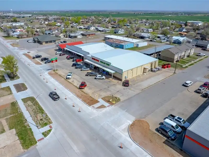 Turnkey Nnn Investment: Family Dollar in Hinton, Ok with 21-year Lease Remaining