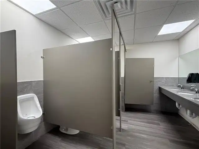Flexible 1,525 Sq Ft Commercial Space in High-traffic Location with Off-street Parking