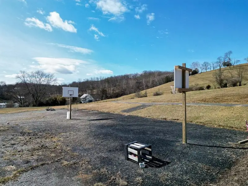 Expansive 44,962 Sf Property on 5 Acres in Historic Franklin - Versatile Development Opportunity