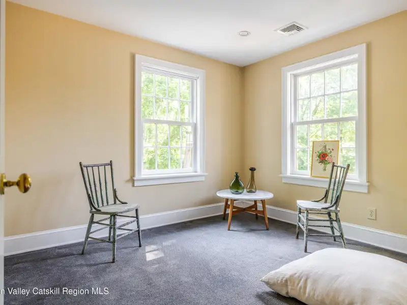 Historic Mixed-use Landmark in Kinderhook Village with Restaurant and Flexible Suites