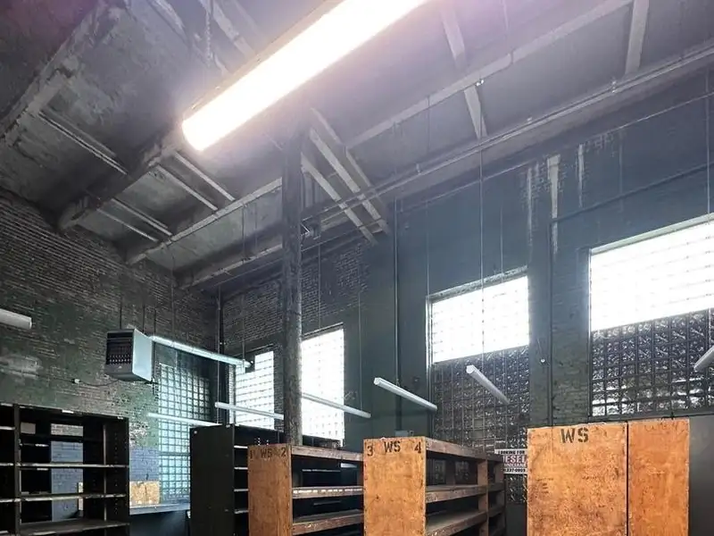 Industrial Building with 6 Bay Truck Repair Facility on 1.47 Acres Near Downtown