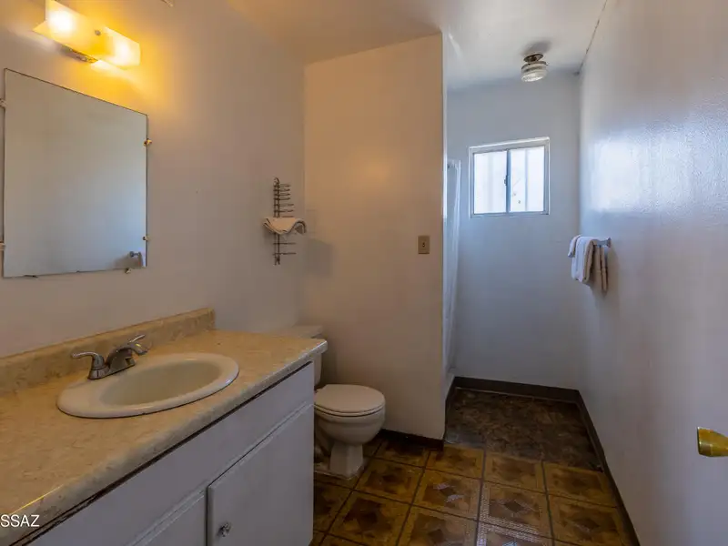 Well-maintained 18-unit Motel Near Tucson Airport with Rv Spaces and Ample Parking