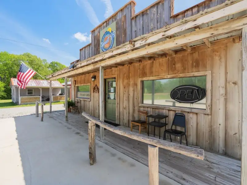 Commercial Restaurant on 3.4 Acres in Parsons, Tn with Extensive Equipment and Upgrades