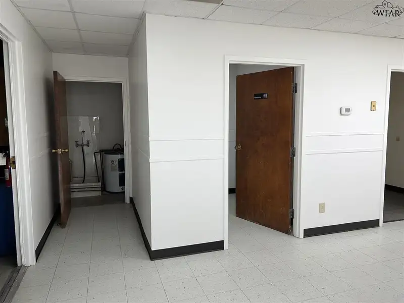 Warehouse Space with Offices and Loading Docks on 1.5 Acres, Convenient Location