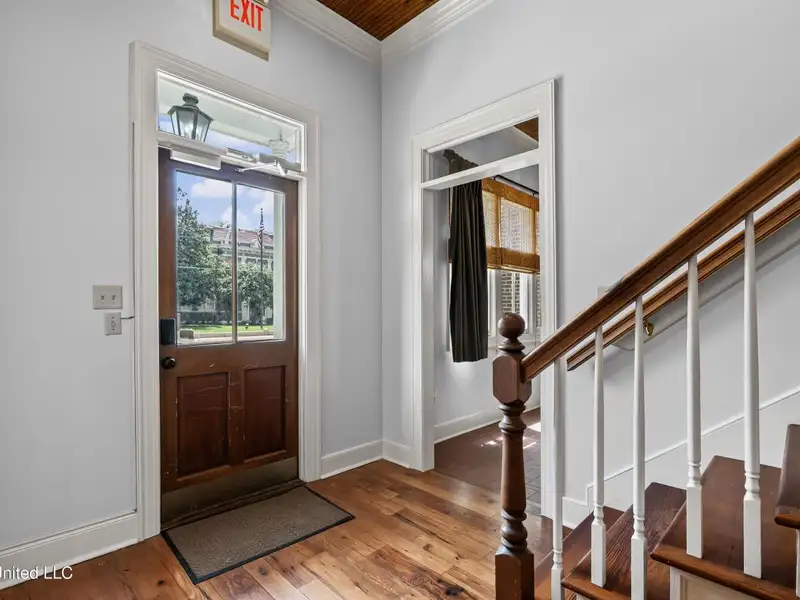 Versatile Office Space with Conference Room and Kitchen in Downtown Tunica
