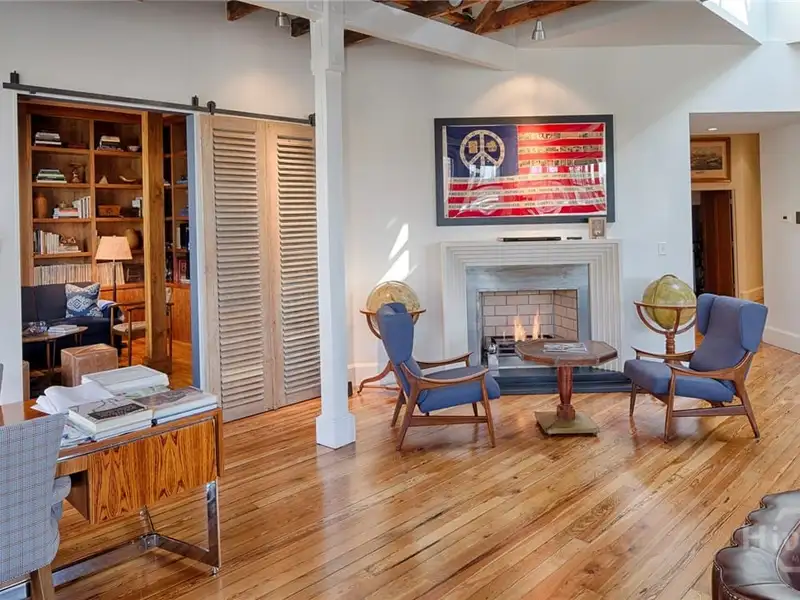 Chic 2-story Mixed-use Building in Prime Location with Commercial Space and Urban Loft
