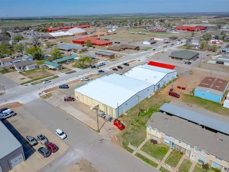 Nnn Lease Commercial Property with Family Dollar Tenant in Hinton, Ok