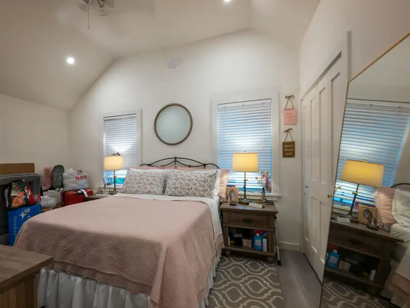 Mixed-use Compound with Residential and Commercial Units in Key West, Built 2021