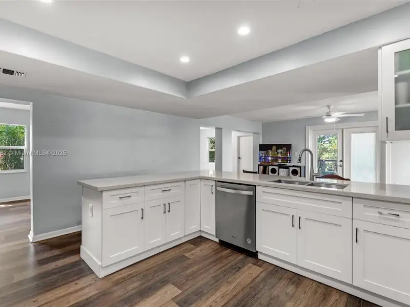 Remodeled 5-bedroom Home on 1 Acre in Redlands Near National Parks