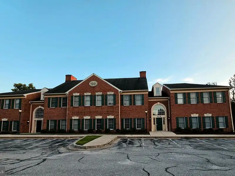 First-floor Commercial Office Suite in Desirable Ellicott City Location