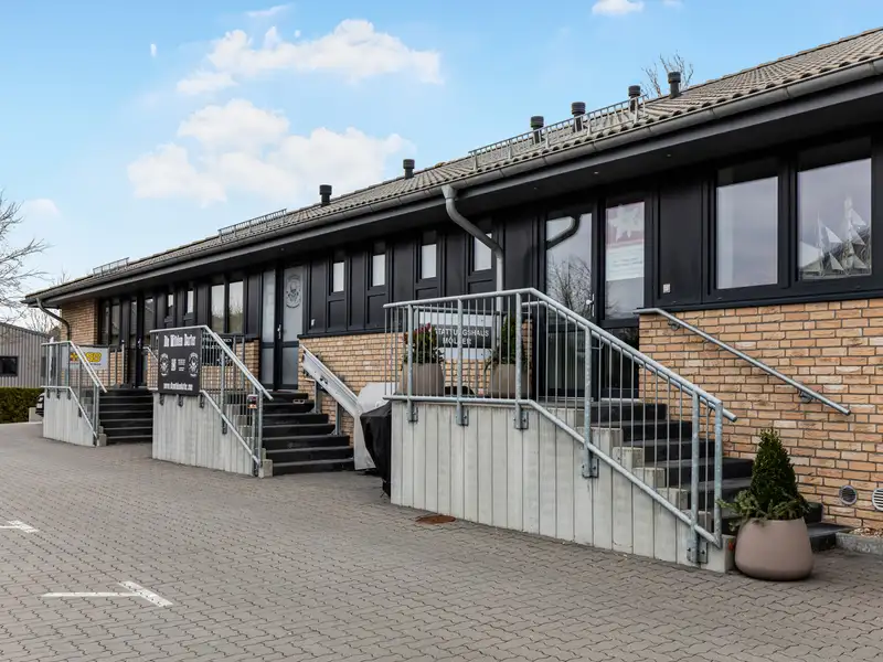 Versatile Self-storage Facility with Modern Office Space in Eckernförde