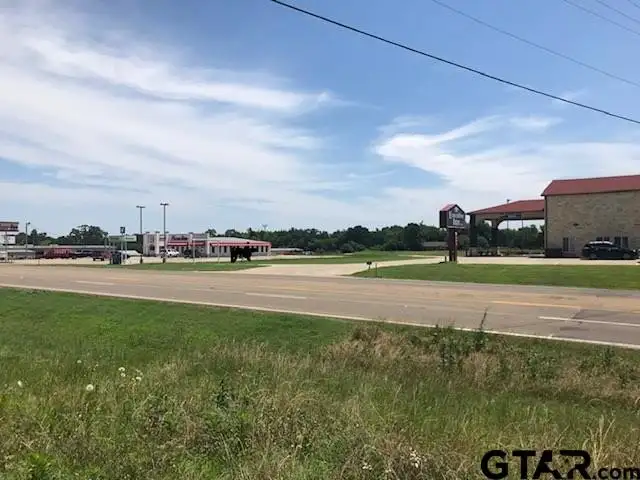 Commercial Business Property in Pittsburg City Limits with Utilities Available