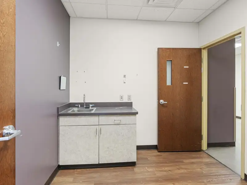Versatile Multi-tenant Retail/office Space for Lease in Highland, In