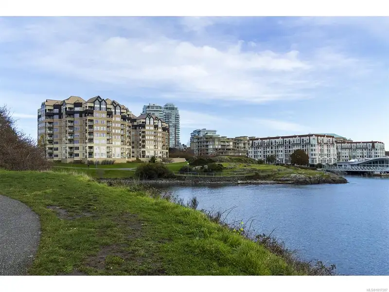 Turnkey Heritage Guest House with Five Suites in Victoria's Songhees Neighbourhood