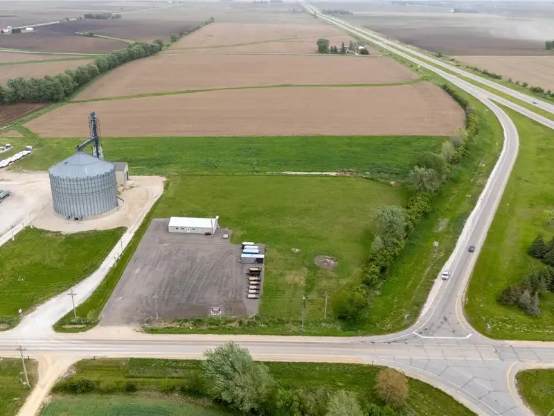 Commercial Building on Highway 20 Near Jesup, Ia with 4 Acres of Potential