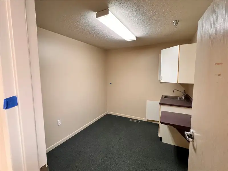 Versatile Medical Office Space with Helipad in Prime Location for Health & Wellness Professionals