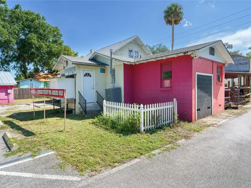 Distinctive Commercial Property in Historic Uptown Mount Dora with Flexible Layout