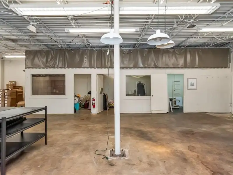 Prime Commercial Space with Dual Storefronts in Midtown, Mobile