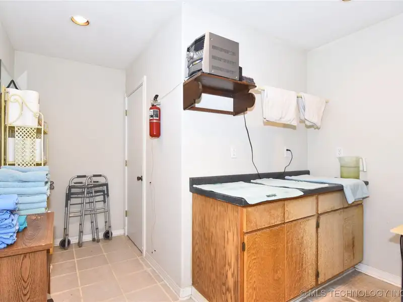 Live-work Property: 2000 Sq. Ft. Office Building with House on 1.25 Acres