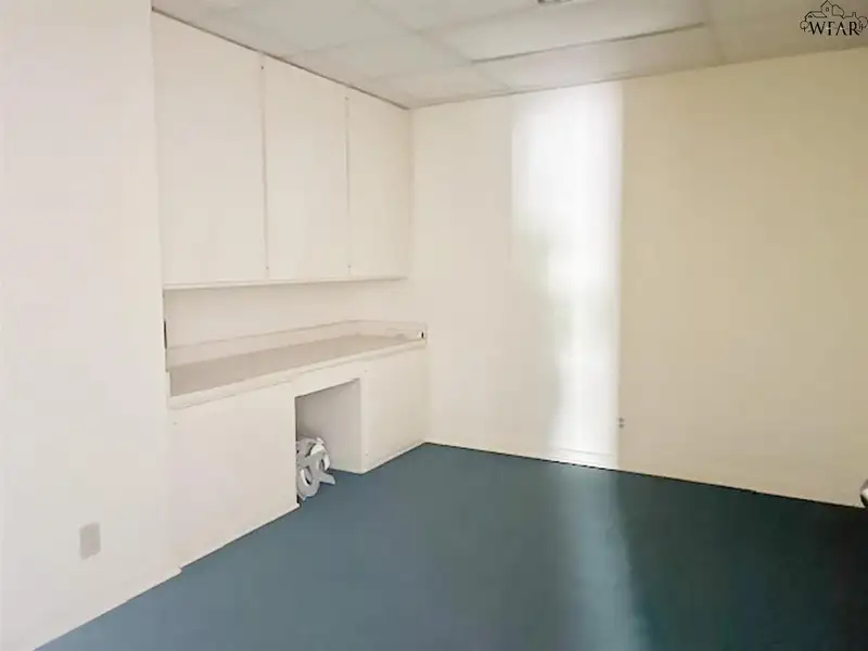 Commercial Lease Opportunity in Prime Location for Medical Professionals