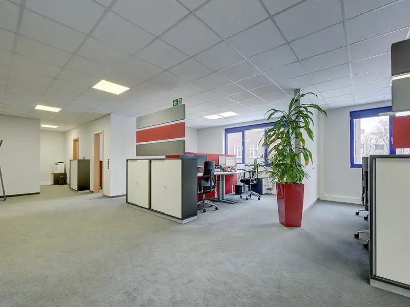 Modern Office Building with Renovated Spaces Near Centro Oberhausen, Includes Garden and Parking