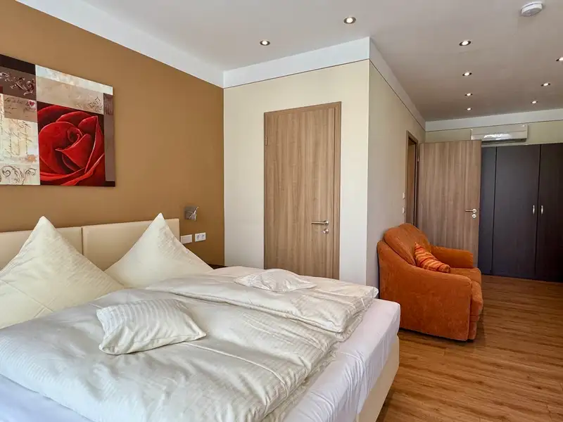 Renovated Country Hotel and Apartment Complex Near Romantic Road with Expansion Potential