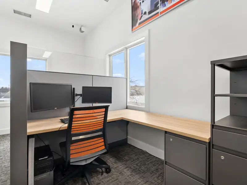 Modern Office Space for Lease in Lakeview District, Battle Creek with High Visibility