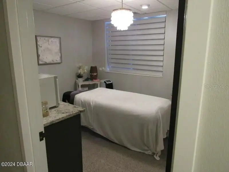 Renovated Medical Suite in Prime Ormond Beach Location with Multiple Treatment Rooms