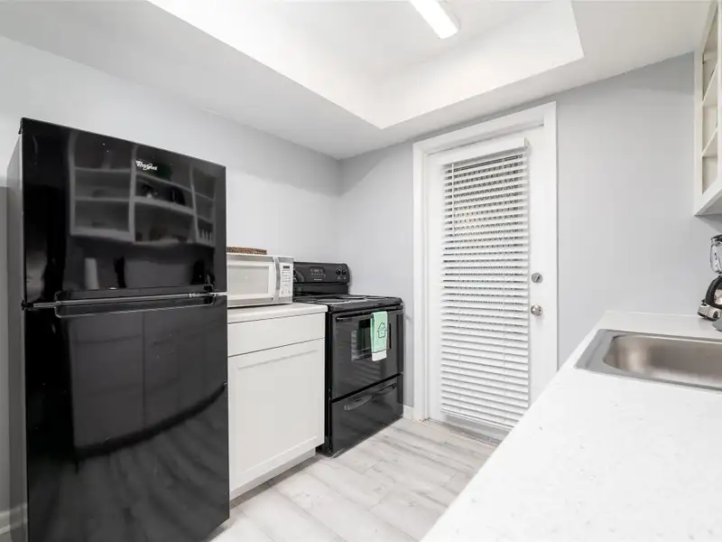 Turnkey 6-unit Airbnb Property in Prime Wilton Manors - Fully Renovated and Furnished