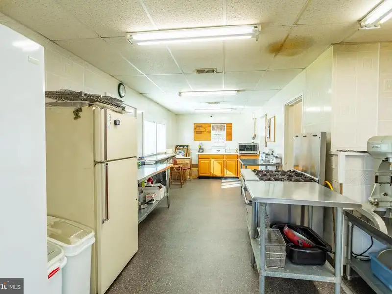Established Restaurant with Commercial Kitchen and 120+ Seating in Hardy County