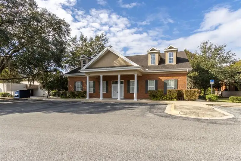 Freestanding Medical Office Near North Florida Regional Medical Center with Multiple Exam Rooms