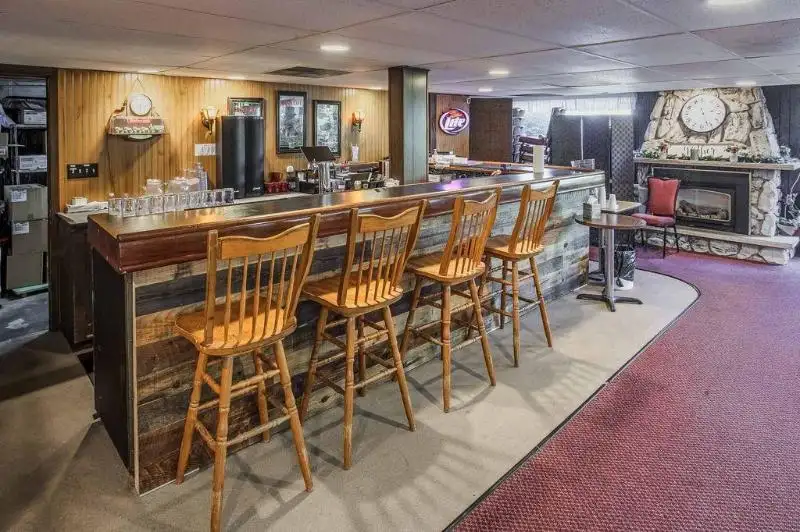 Turnkey Restaurant with Scenic Lake Views in Northwoods Location
