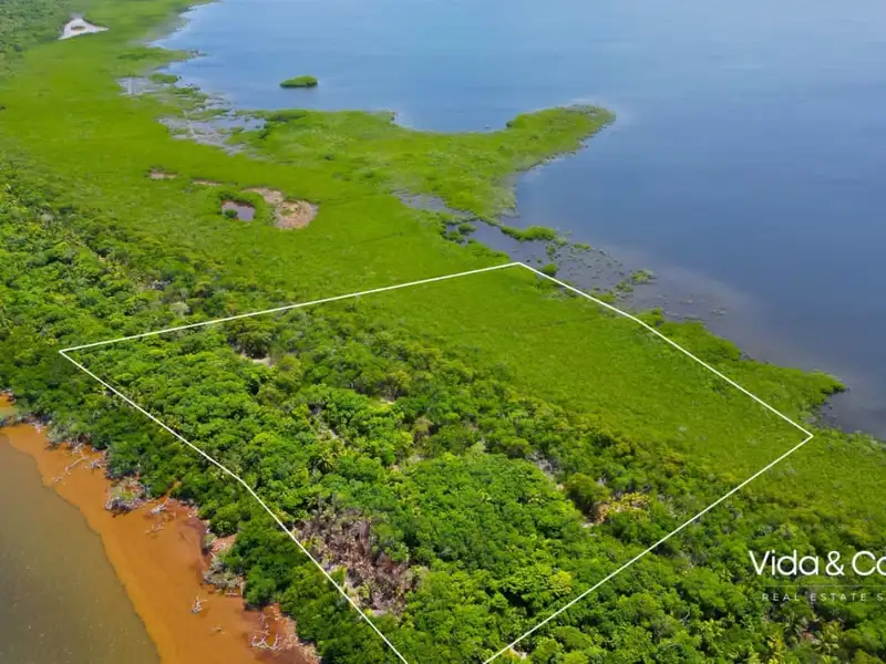 6.69 Acres Dual Waterfront Parcel on Turneffe Atoll, Belize Island