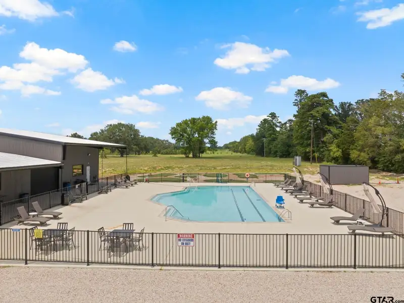 Turnkey Short-term Rental in Twin Lakes Resort, Mount Pleasant - Lakefront Access and Amenities