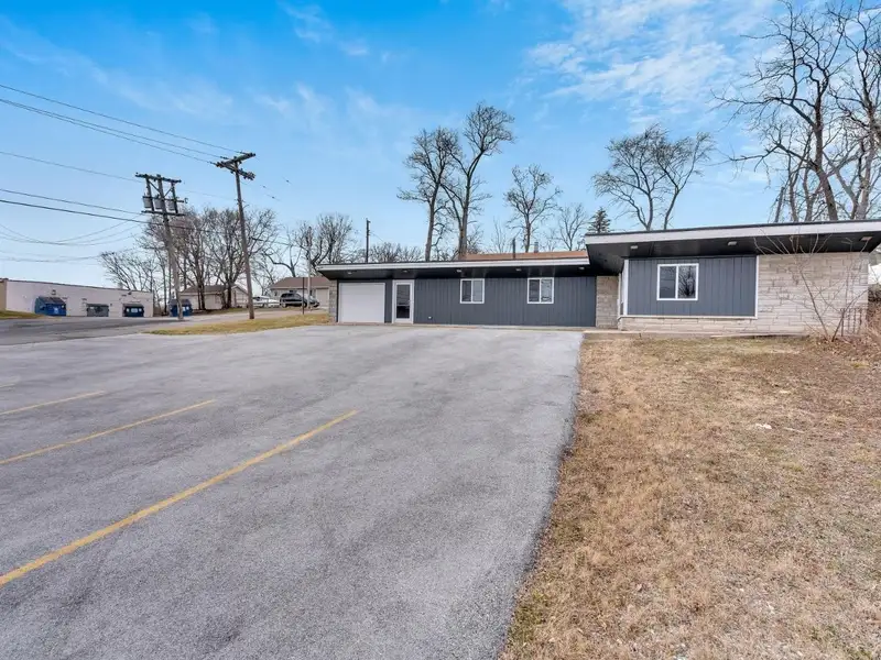 Free Standing 2080 Sqft Commercial Building in Prime B-1 Location Near Cedar Lake