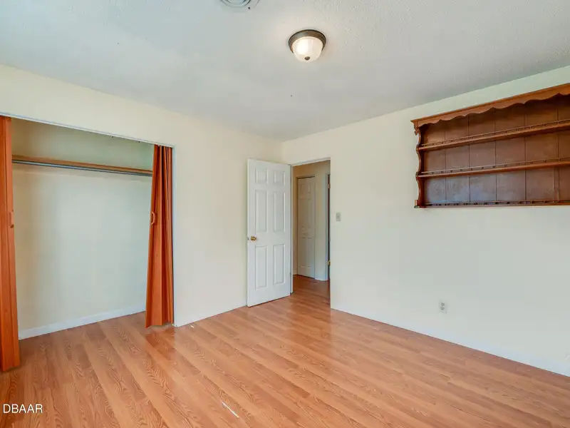 Zoned Sfr-5 Single Family Home on 1/4 Acre Ideal for Office Use
