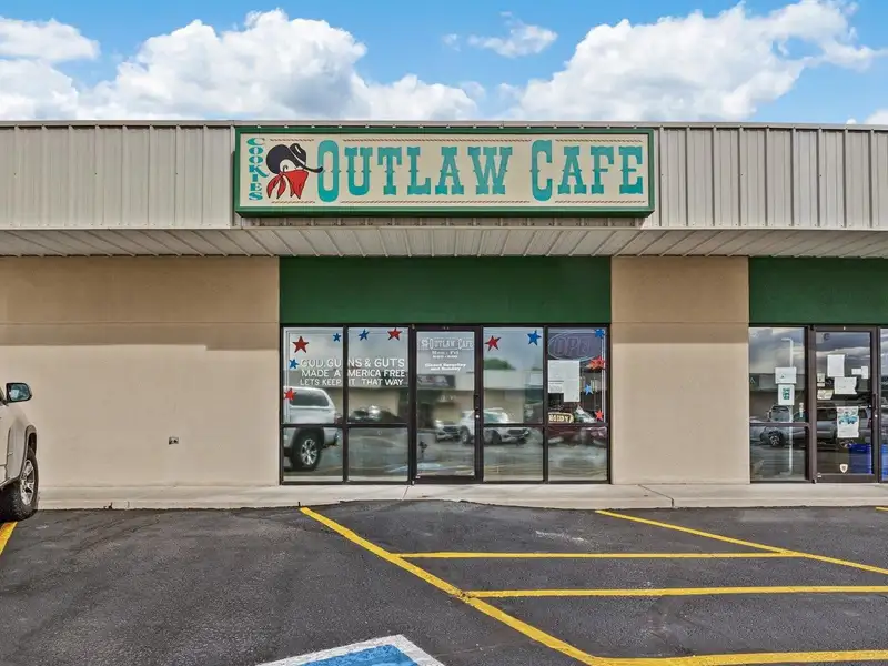 Established Restaurant Opportunity in High-visibility Cottonwood Mall, Grand Junction