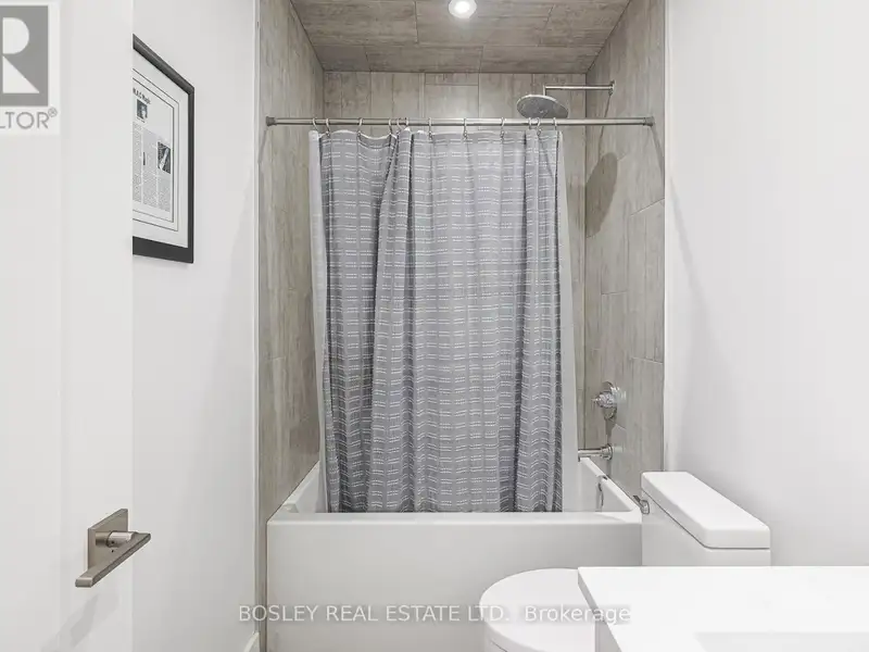 Versatile 700 Sq Ft Office Space in Dovercourt Village, Toronto